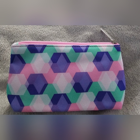 Lot of 4 Cosmetic Pouches/Toiletry Pouches/Travel Pouches - Picture 10 of 11